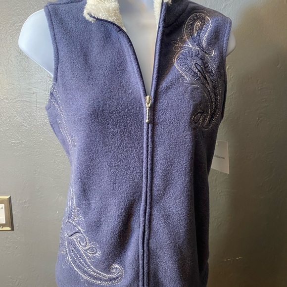NWT Croft & Barrow Paisley Blue Embroidered Fleece, Sherpa Collar Zip Vest - Picture 12 of 15
